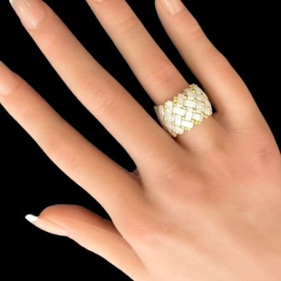Herringbone Ring – Alabaster Gold